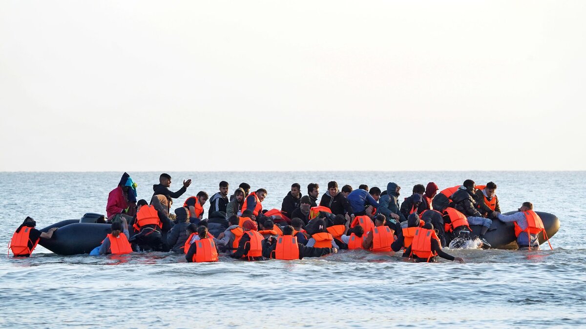 More funding to tackle 'national security threat' of people smugglers