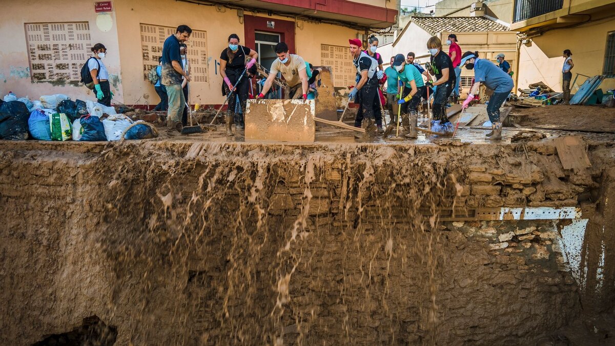 'Where are they?': The flood-hit Spanish towns desperate for leadership