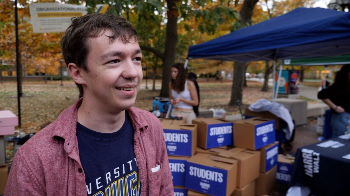 'We've had a lot of good energy here': University students handed cookies for voting early