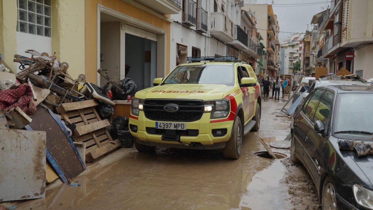 'This is the smell of a horror story': Ominous atmosphere in Spanish town hit by deadly floods