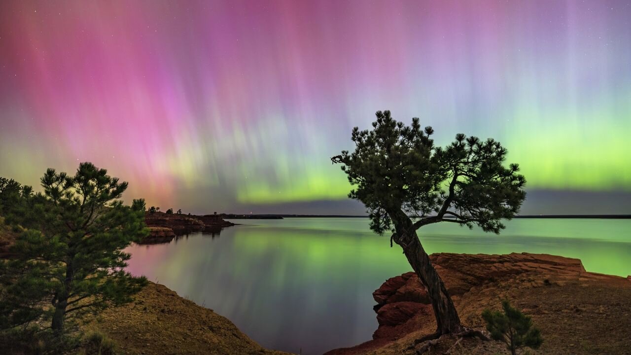  Aurora alert! Powerful geomagnetic storm could spark northern lights as far south as Illinois on March 19 