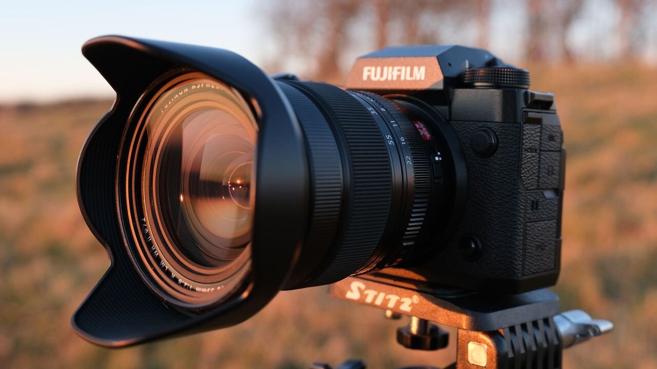  Fujifilm X-H2 camera review  
