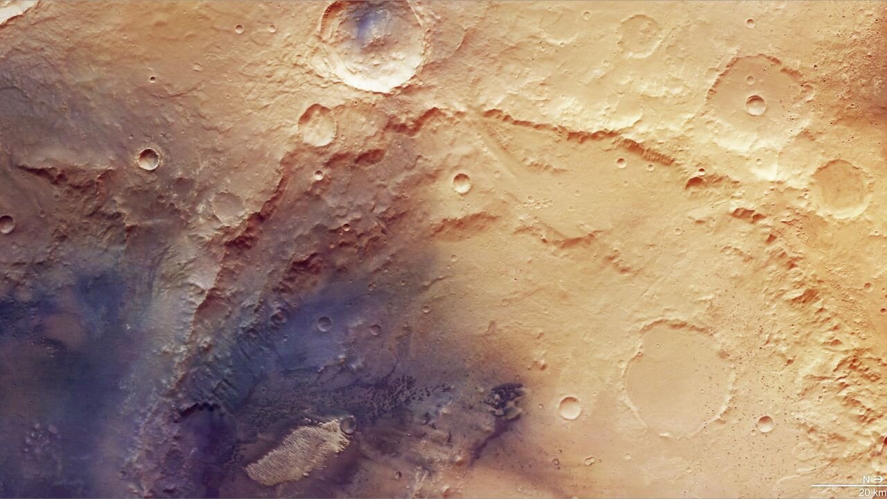  Stunning Mars image highlights one of Red Planet's oldest cratered regions 