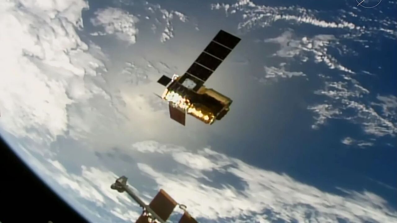  Japan's 1st HTV-X cargo craft leaves the International Space Station (photo) 