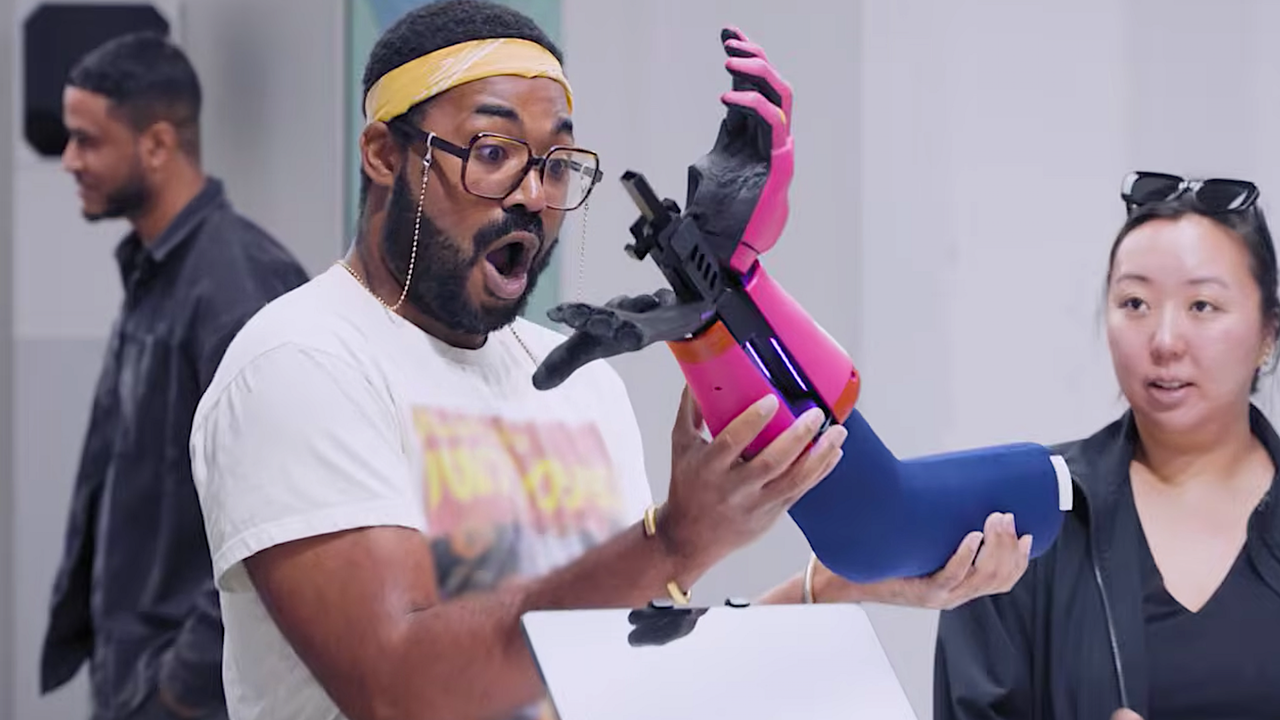  Sci-fi shooter 'Marathon' comes to life in hilarious marketing prank (video) 